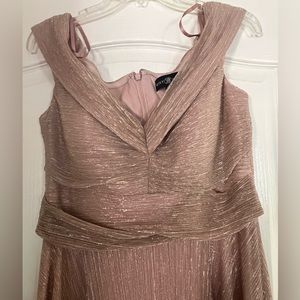 Long flowly Evening dress, hangs off the shoulders